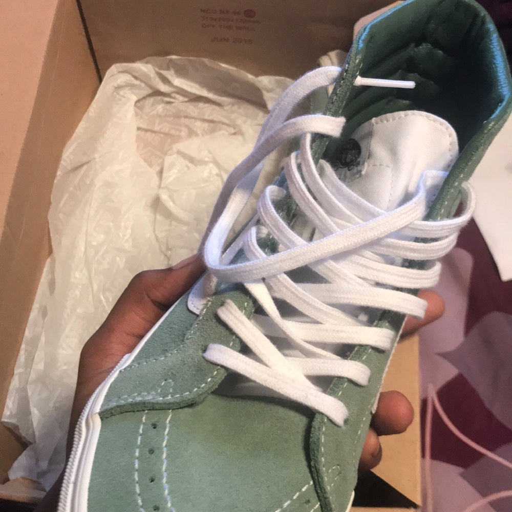 Vans “OFF THE WALL”